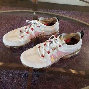 NIKE VAPORMAX SNEAKERS